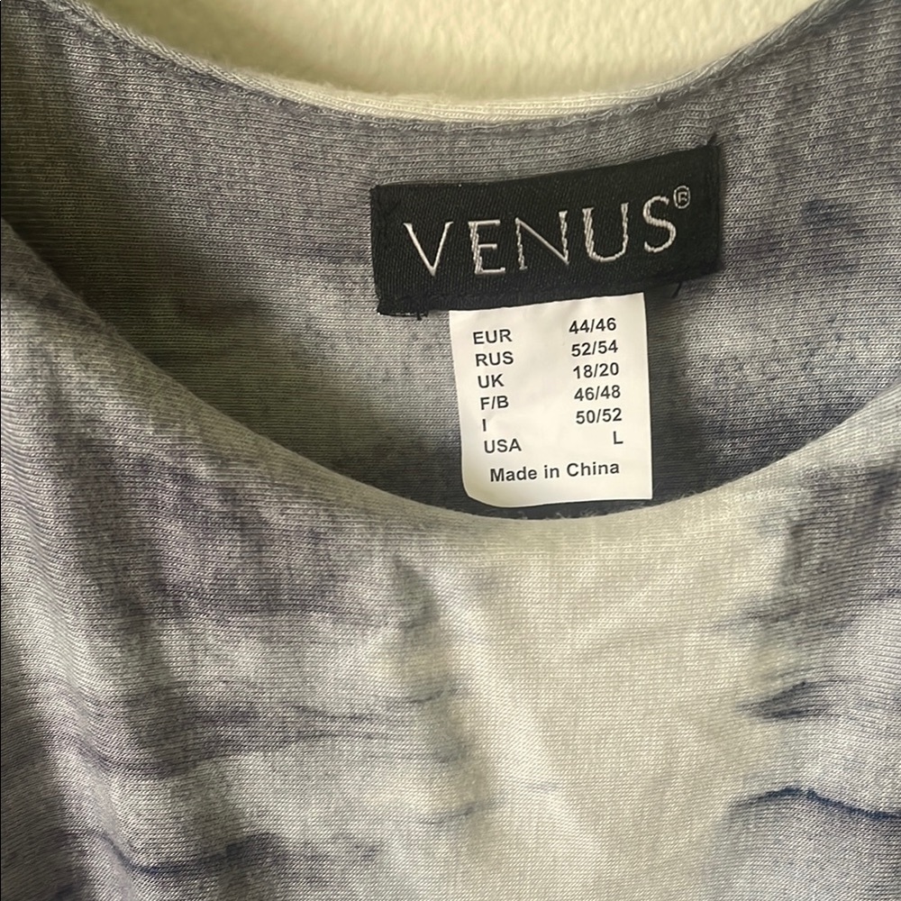 VENUS Maxi Dress - Picture 2 of 3